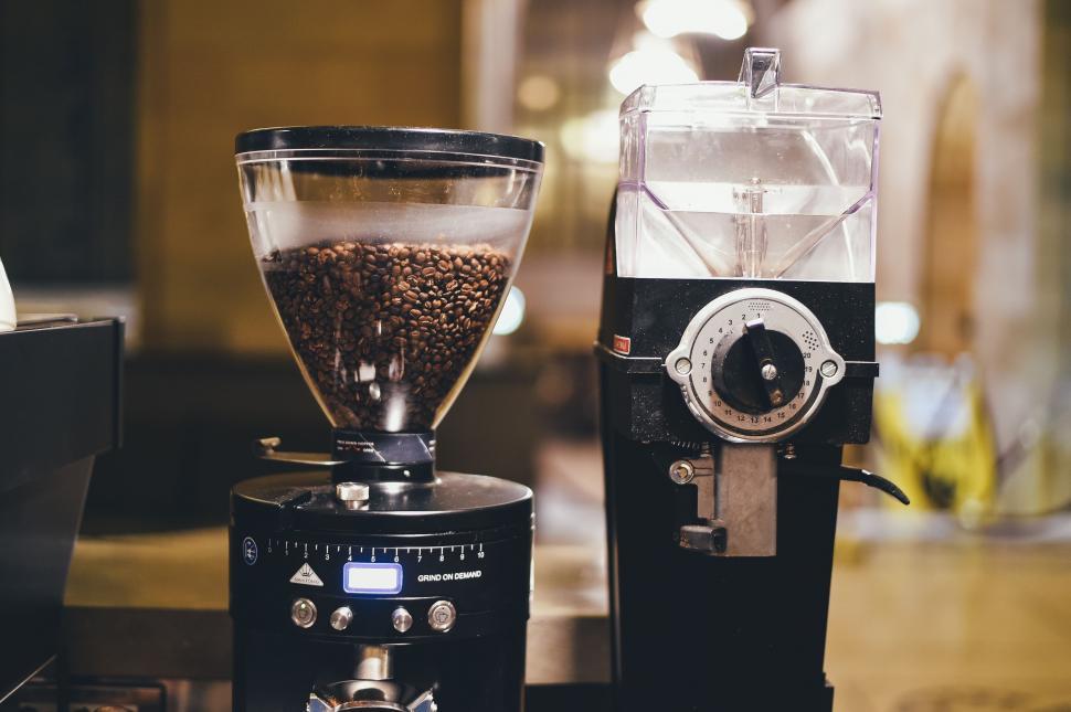 Can a Grinder Make a Difference to My Cold Brew? - VacBrew Coffee